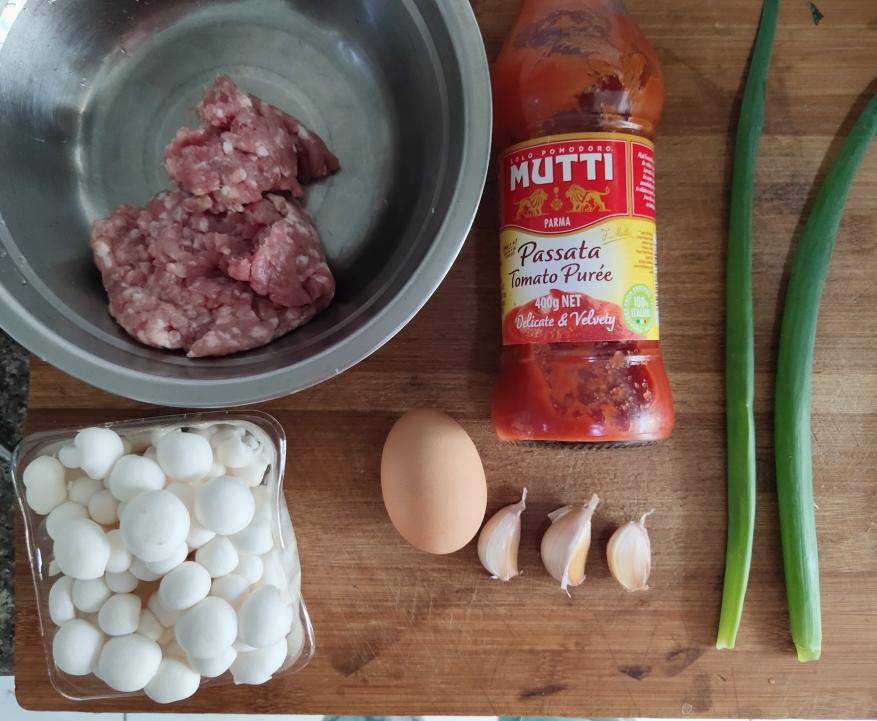 给小朋友的茄汁小肉丸的做法 步骤1