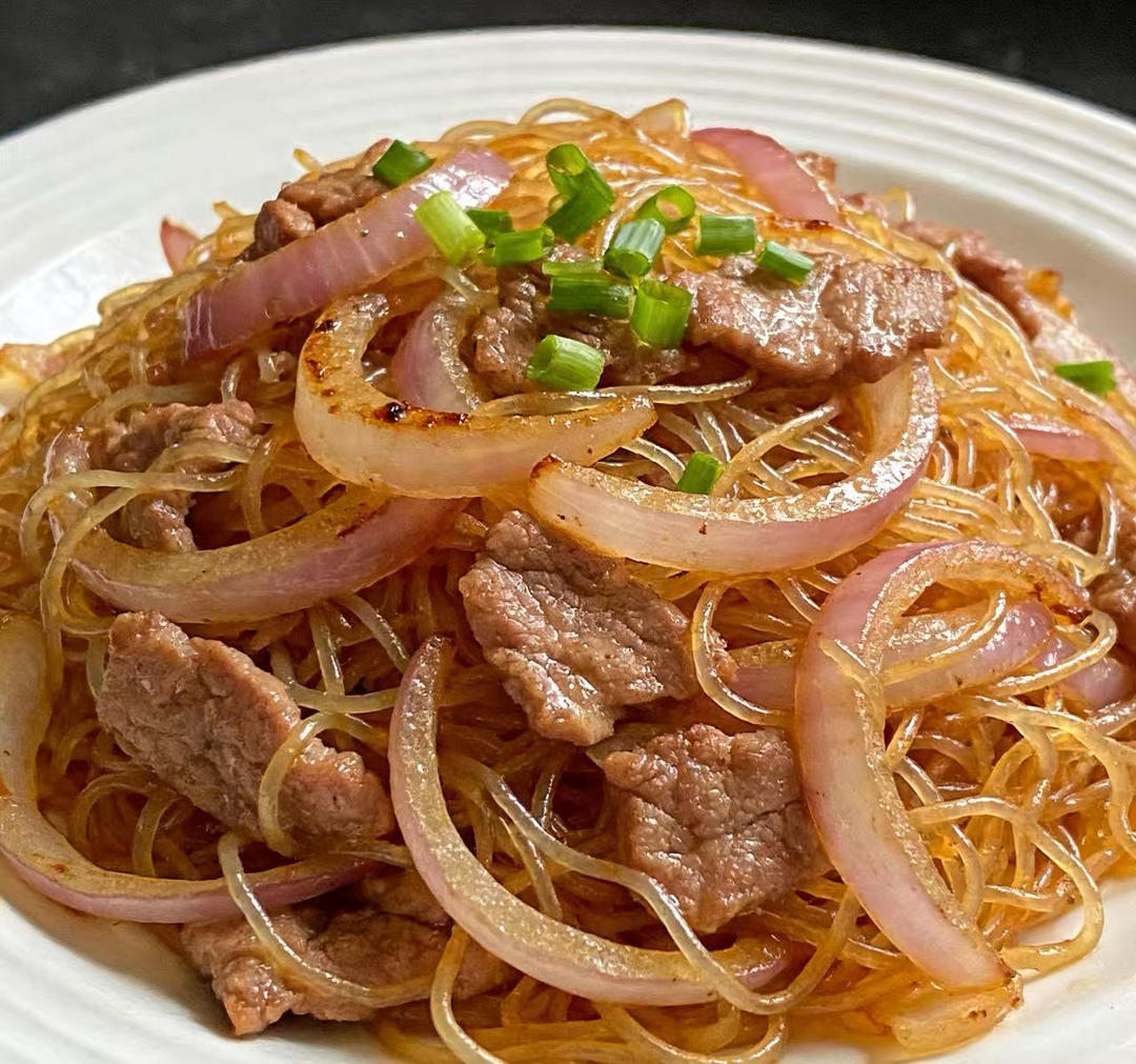 洋葱肉片炒粉丝