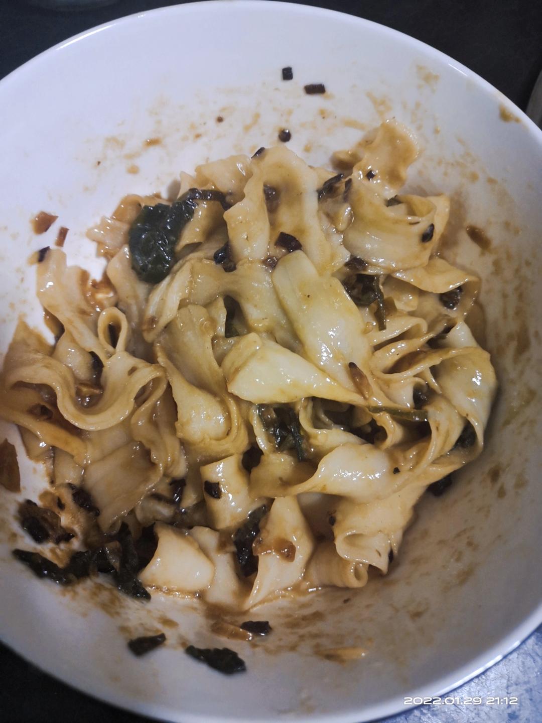 10分钟搞定的一碗葱油拌面