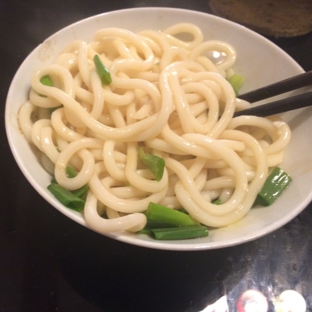 生鸡蛋拌乌冬面