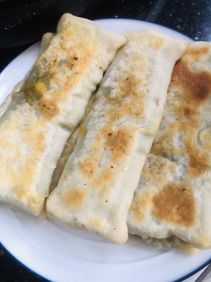 吹弹可破的韭菜盒子