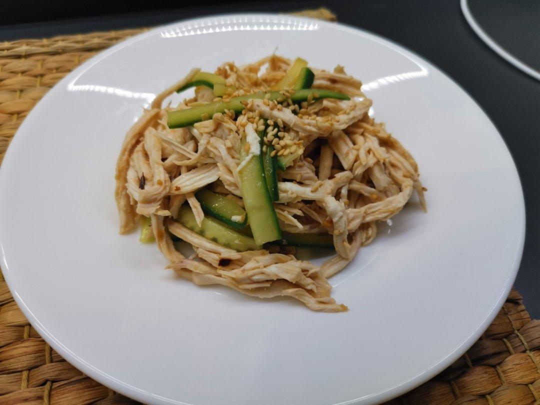 凉拌鸡丝（爽口低脂鸡胸肉）