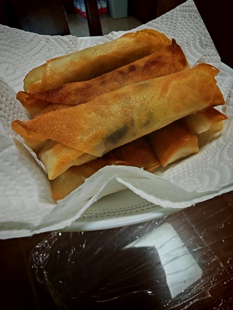 传统春卷的三部曲(黄芽菜香菇肉丝馅)