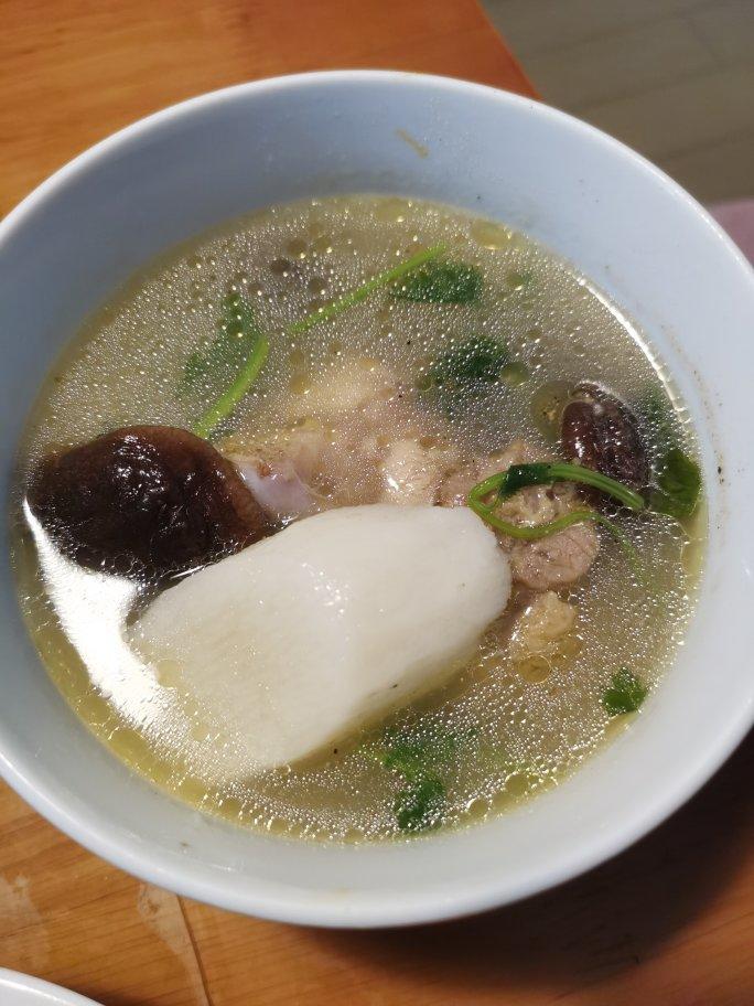 山药菌菇鸡汤