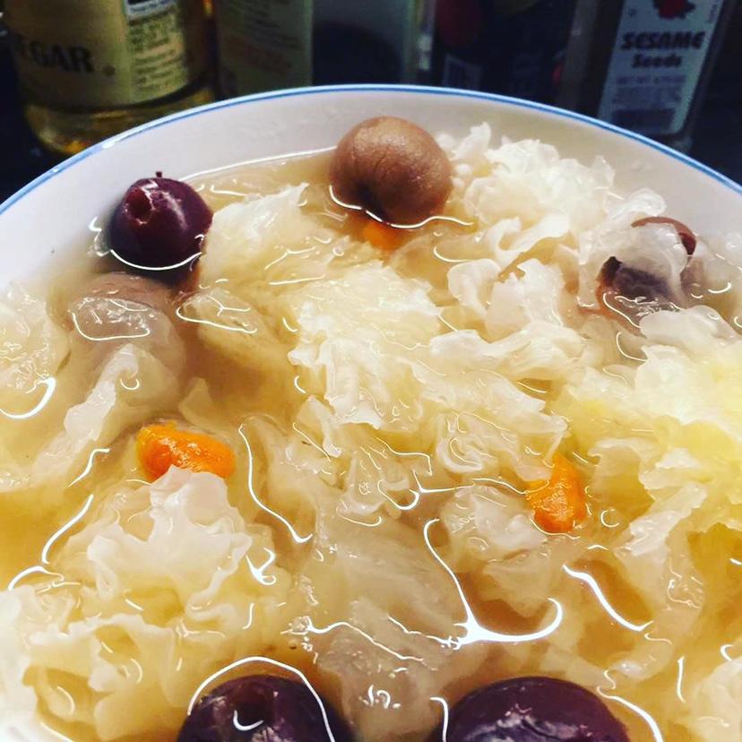 红枣银耳莲子羹