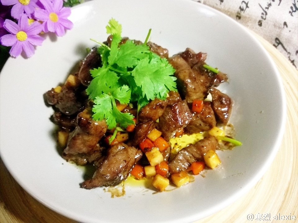 杏鲍菇黑胡椒牛肉粒~老丁的私房菜