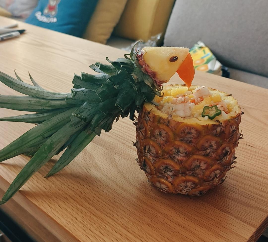 鸟语花香菠萝炒饭