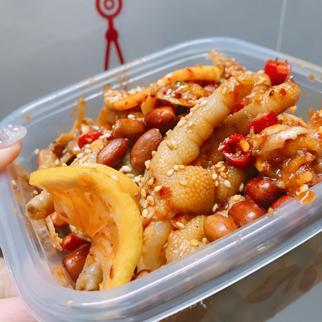 【酸辣无骨凤爪】