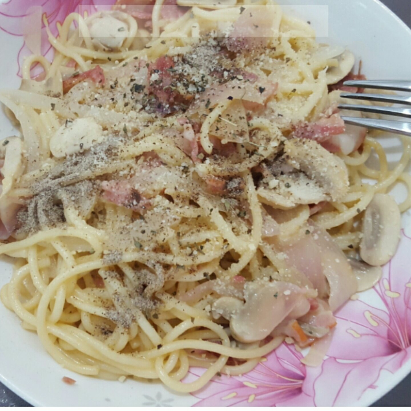 白蘑菇奶油培根意面