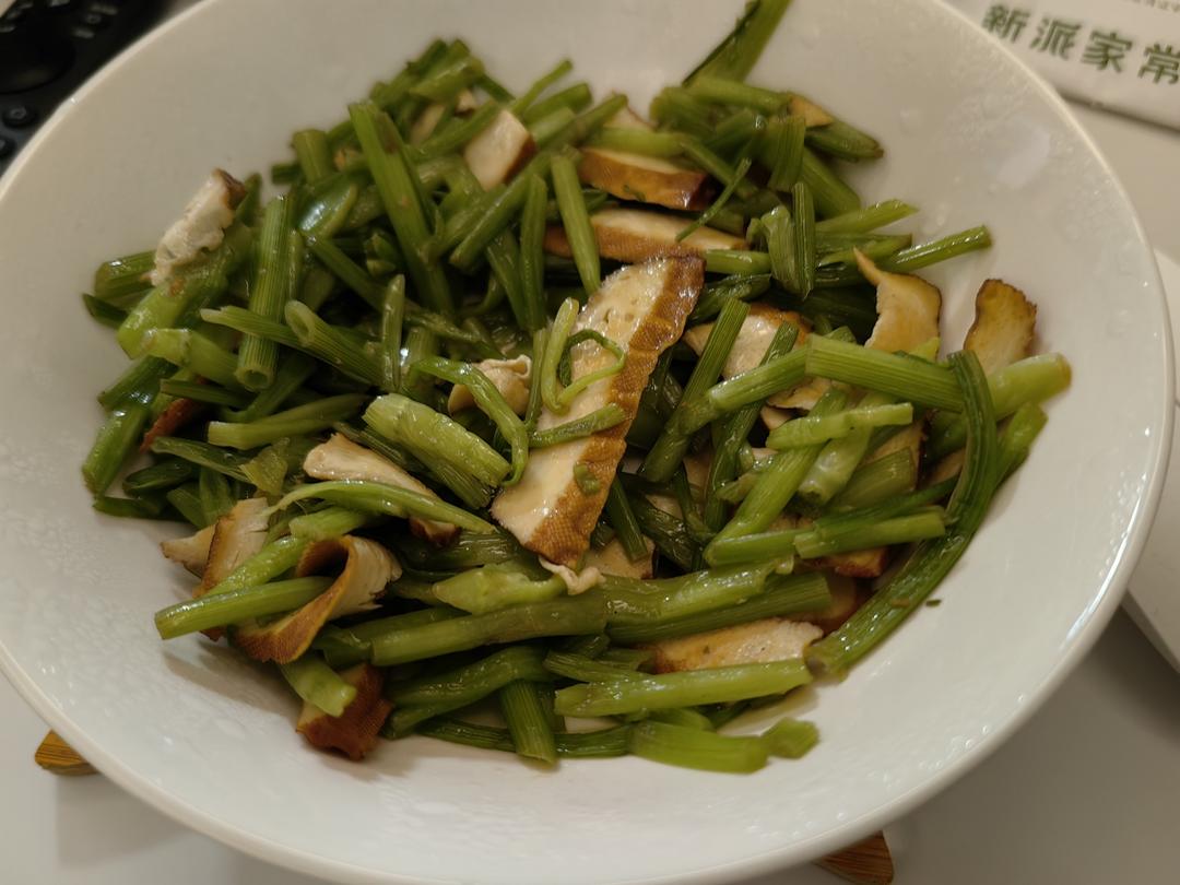 水芹菜炒香干