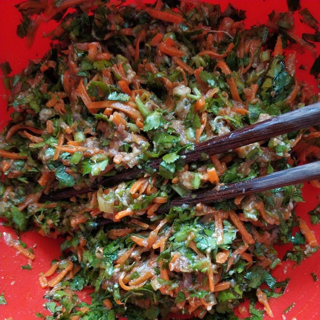 难以想象的鲜美--胡萝卜香菜馅