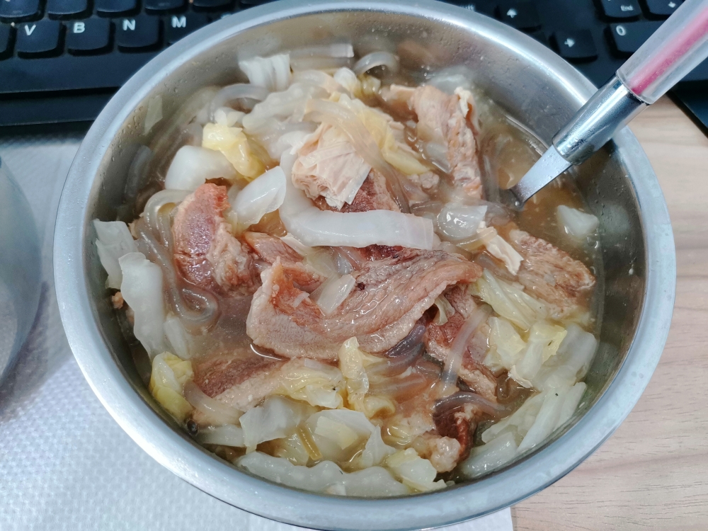 电饭盒肉脂渣炖白菜