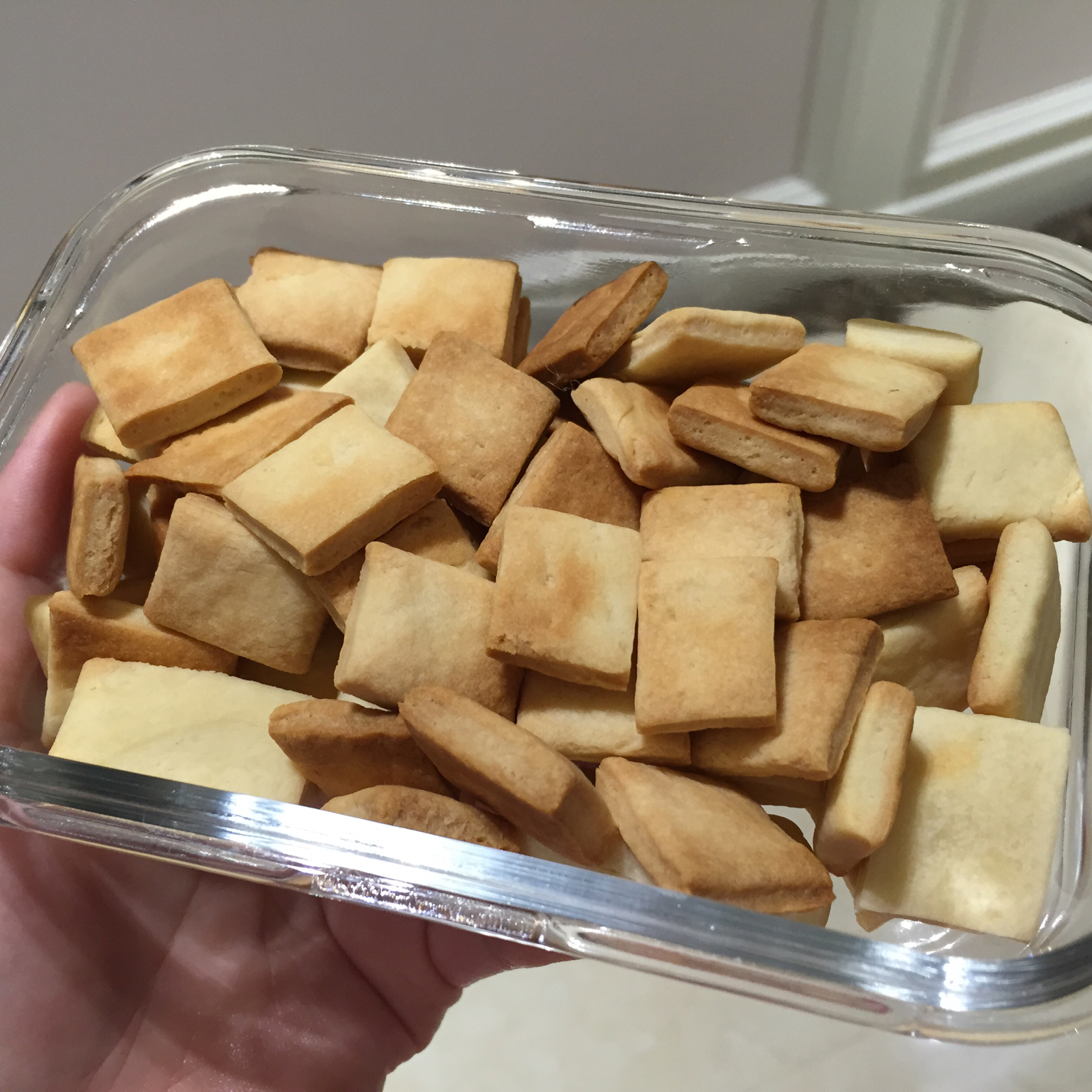 牛奶方块小饼干