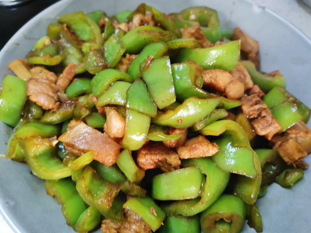 巨下饭的尖椒肉丝好吃得一碗接一碗