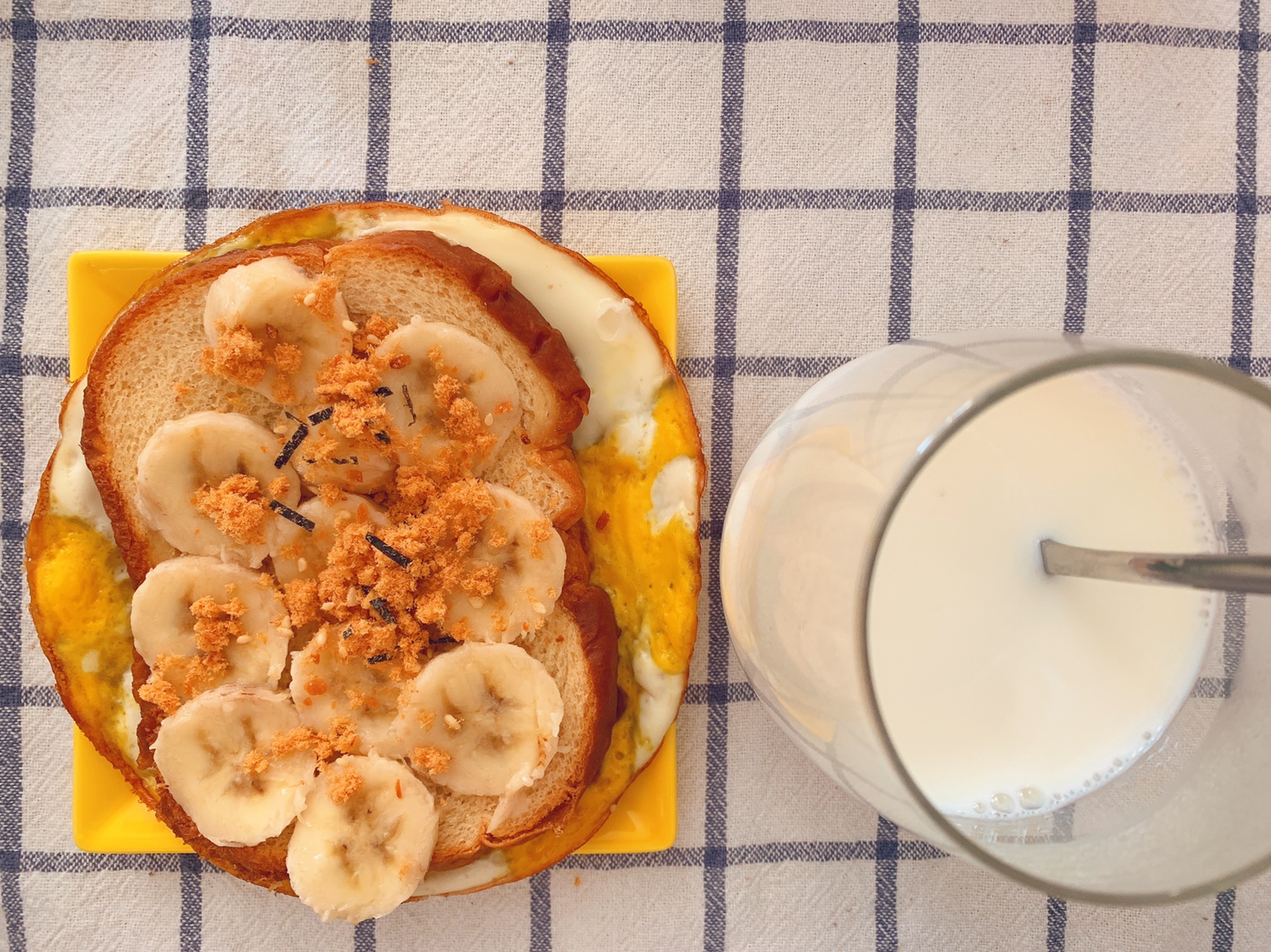 【快手暗黑早餐】香蕉鸡蛋吐司的做法 步骤5
