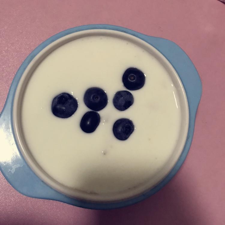 蓝莓酸奶