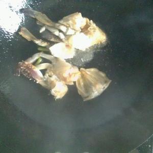 螃蟹豆腐汤的做法 步骤3