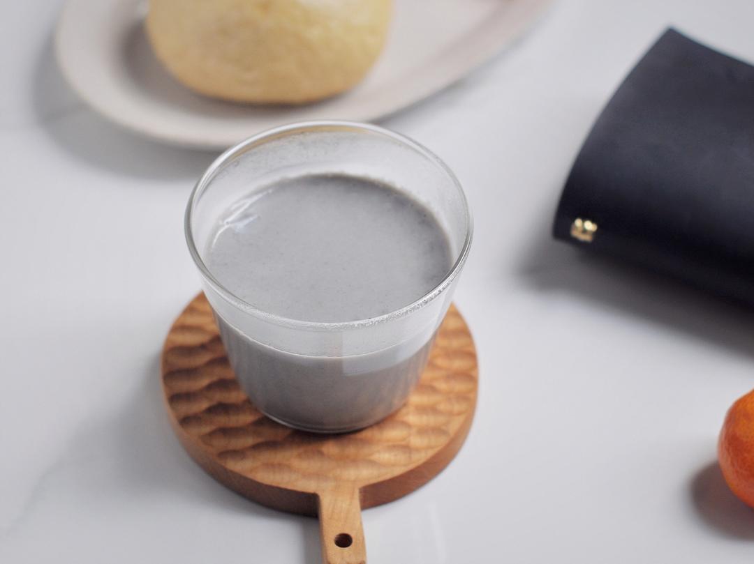 香蕉麦片黑芝麻奶昔的全部作品