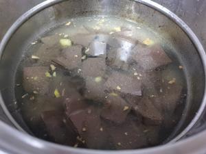 最爱的韭菜猪红汤的做法 步骤3
