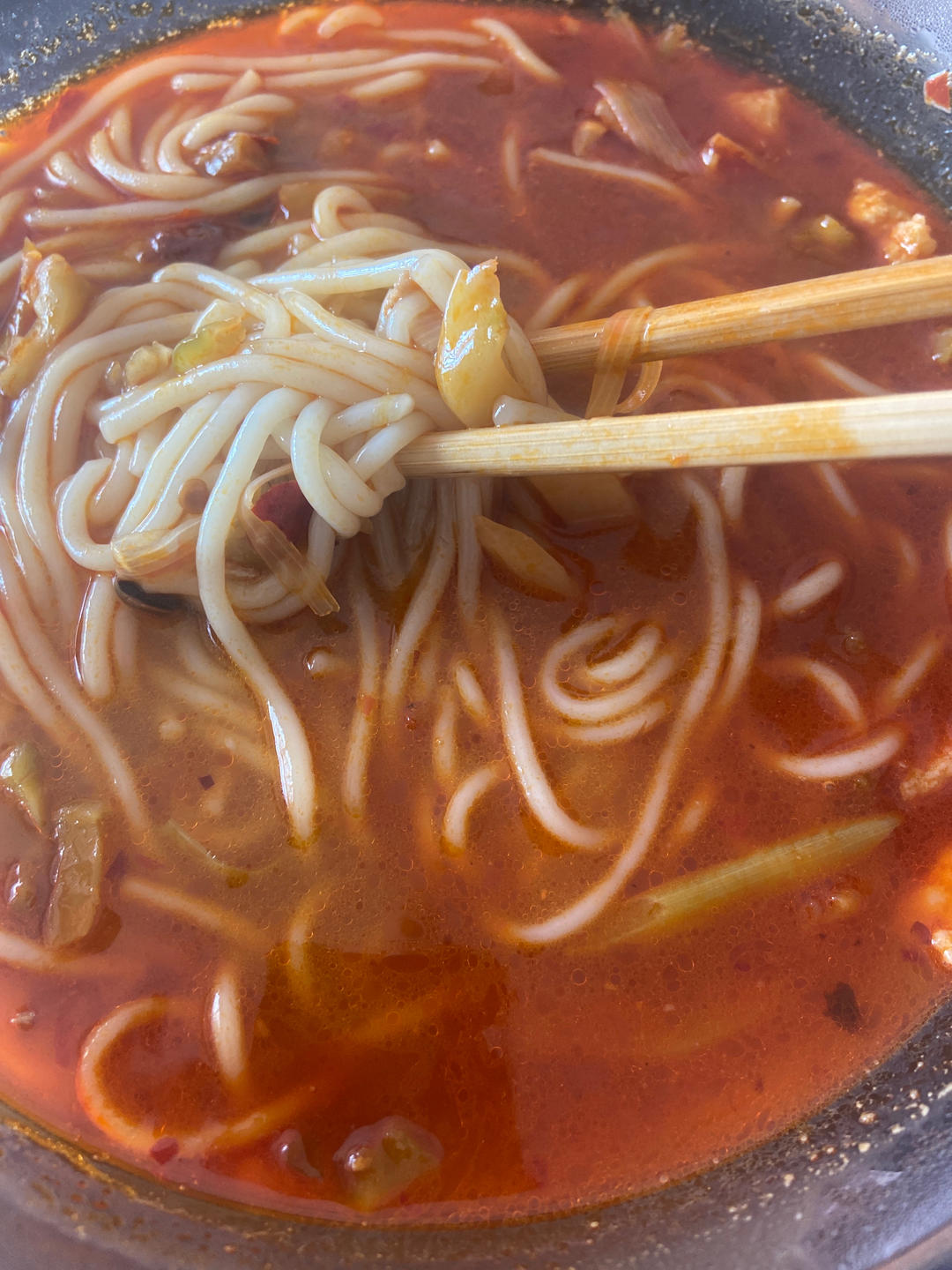 夏天来了，没胃口就来份香辣开胃榨菜肉丝粉