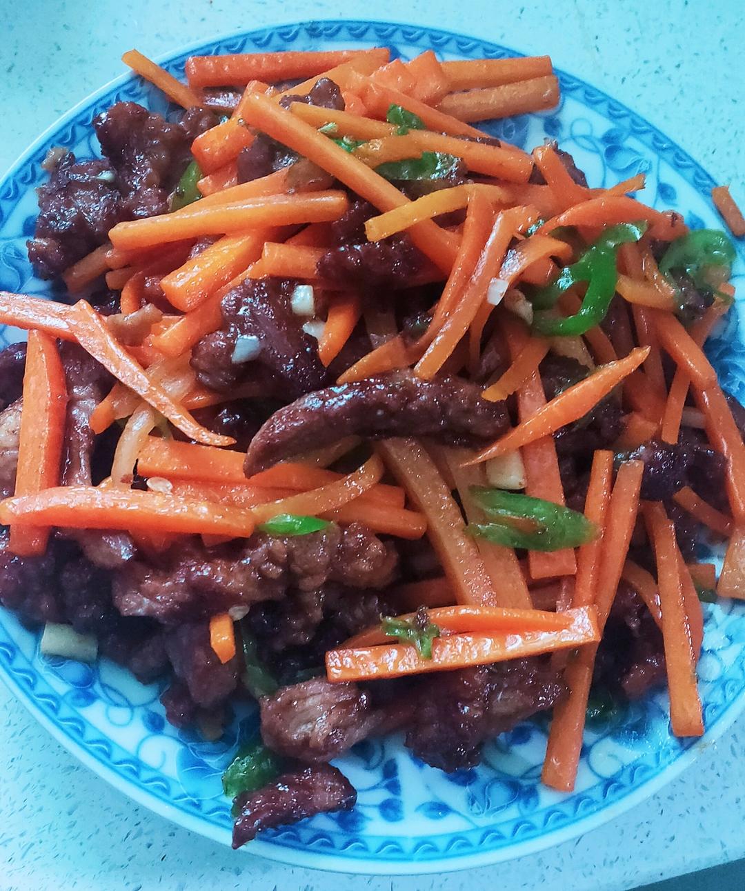 超级下饭胡萝卜丝炒肉