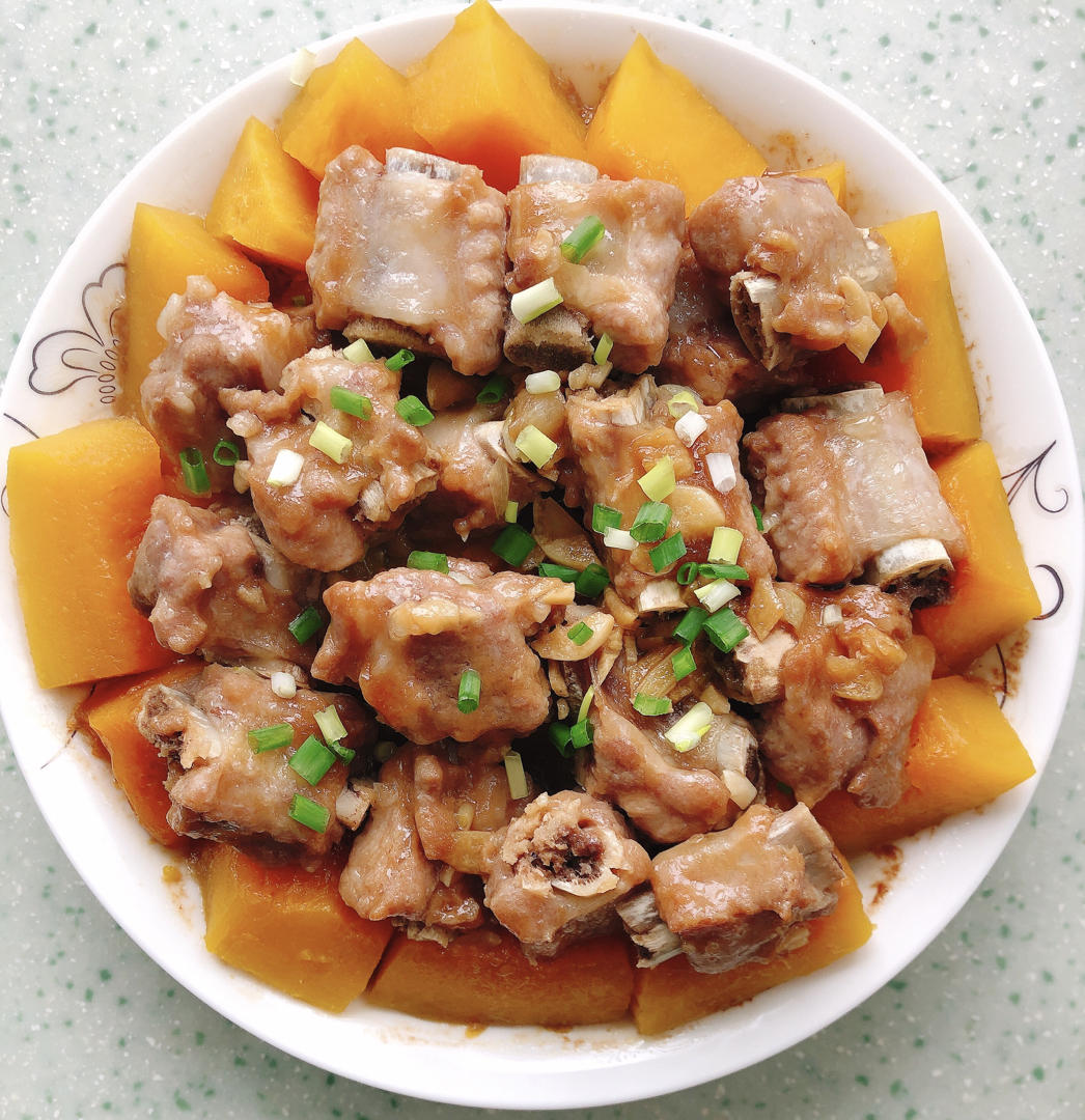 两步！做出嫩滑又多汁的南瓜🎃蒸排骨