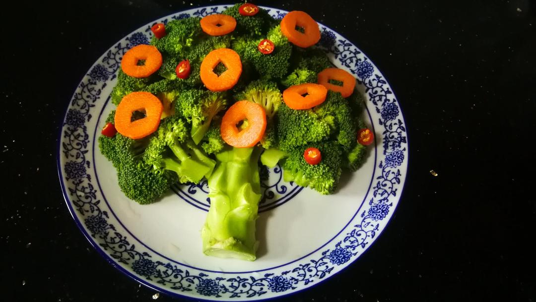 新年菜肴——发财树