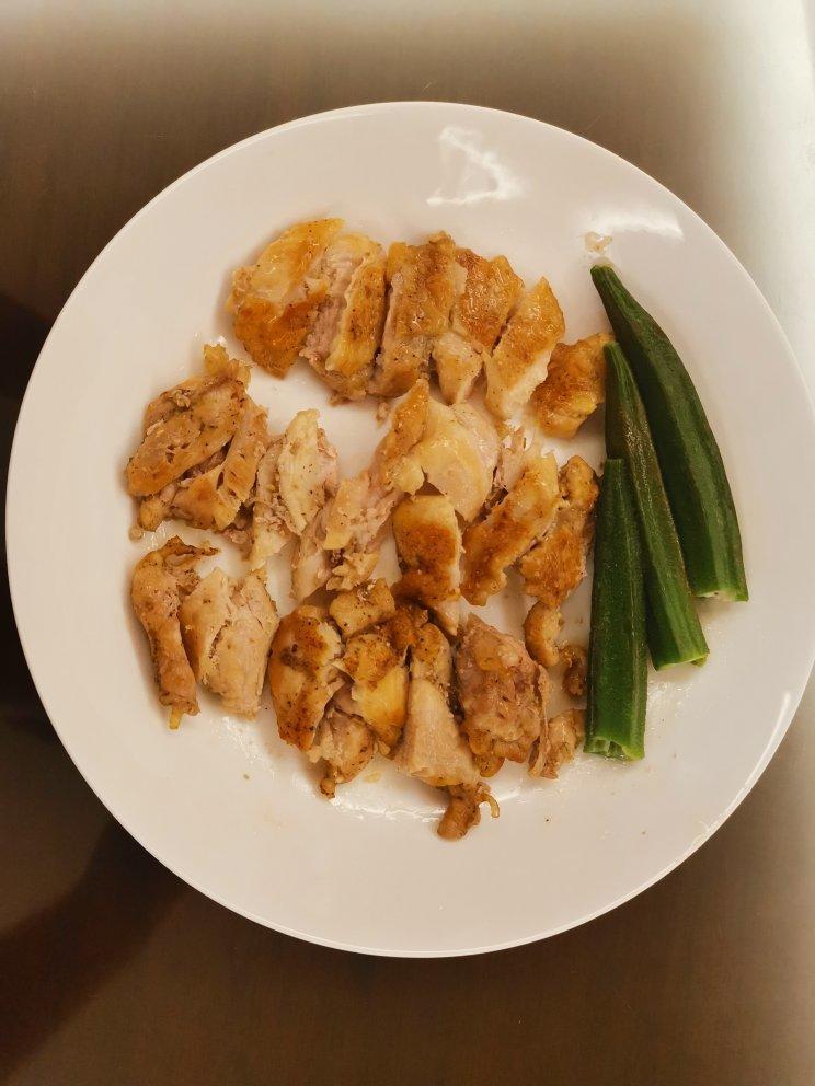 1年7本食谱100道菜，之46：嫩煎鸡肉