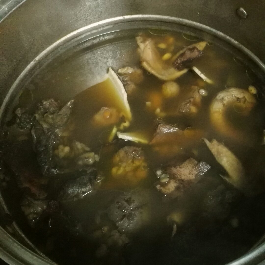 土茯苓煲龟，祛湿汤