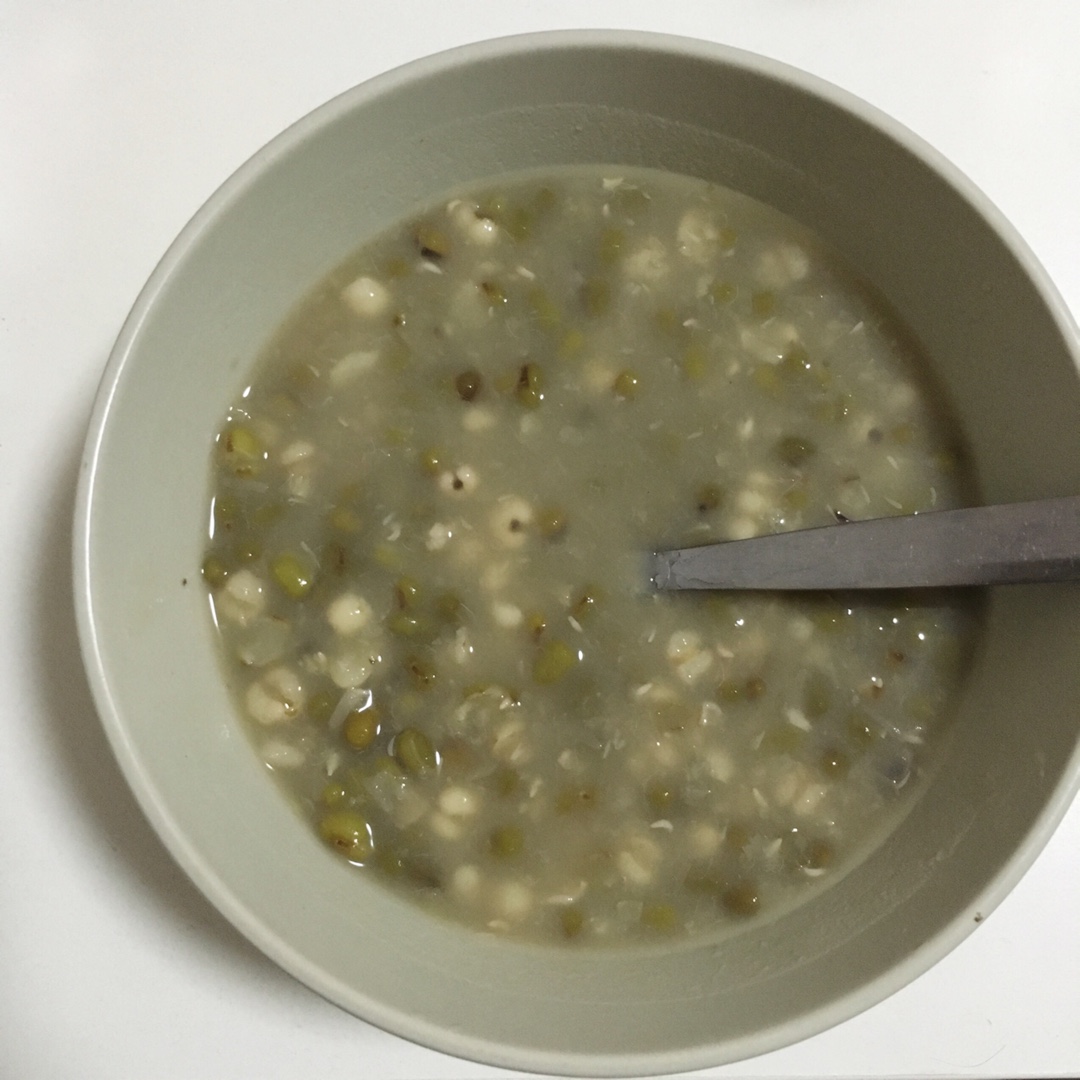 绿豆薏仁汤