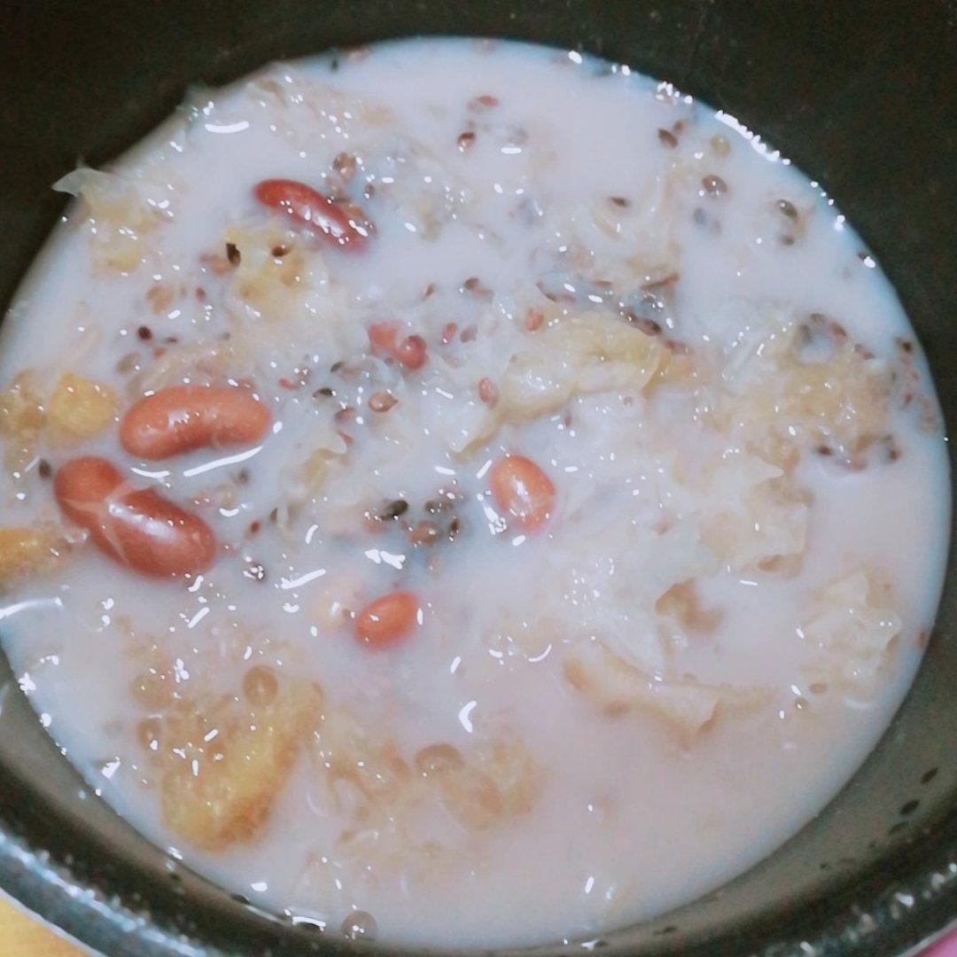 豆浆杂粮粥（别名：回归正轨粥）丨健康·三餐