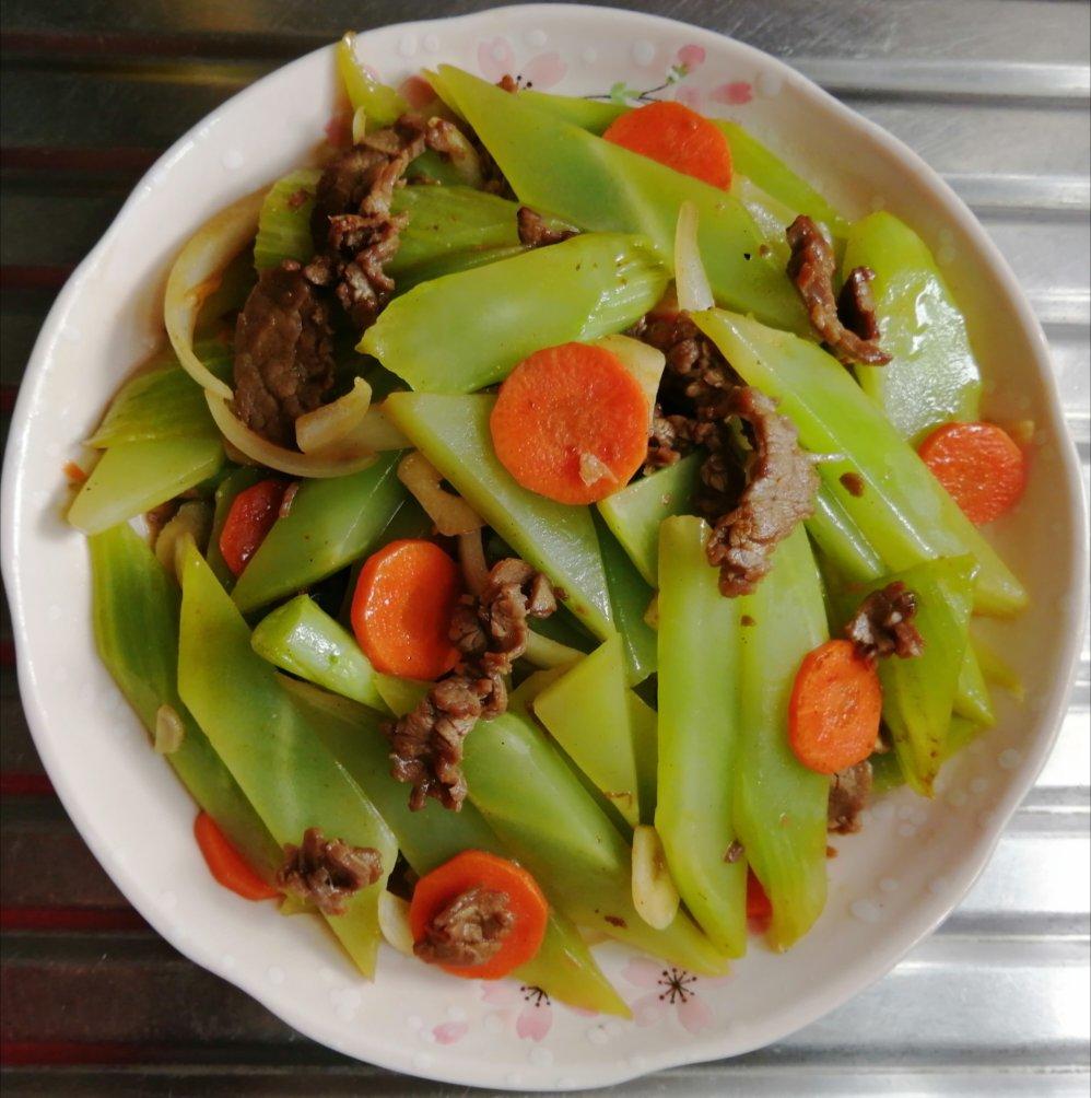 猪仔hk做的厨房小白也能搞定的牛肉炒莴笋