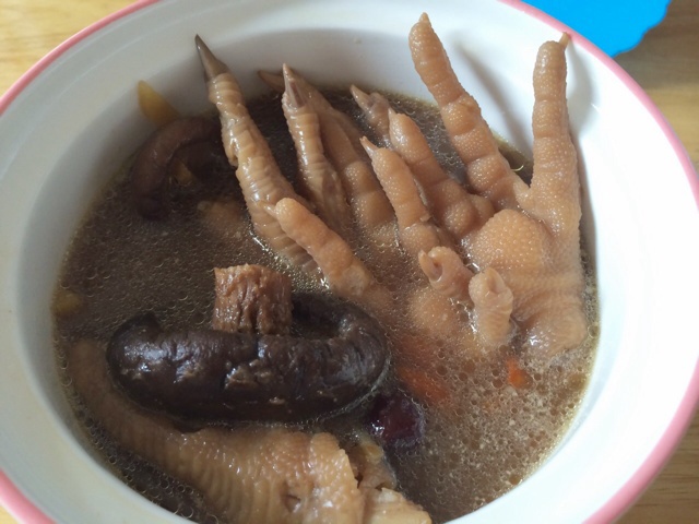 香菇枸杞鸡脚汤