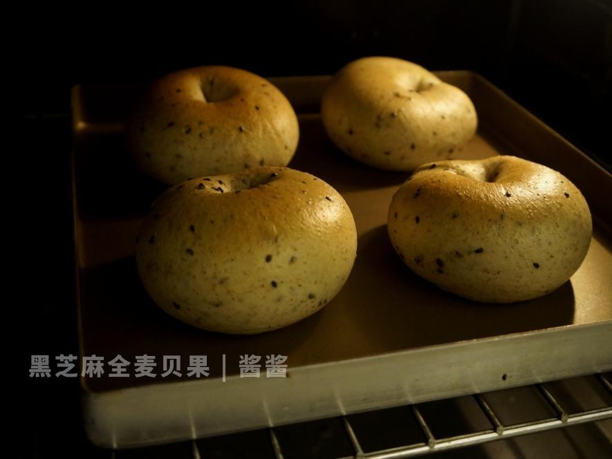 黑芝麻全麦贝果