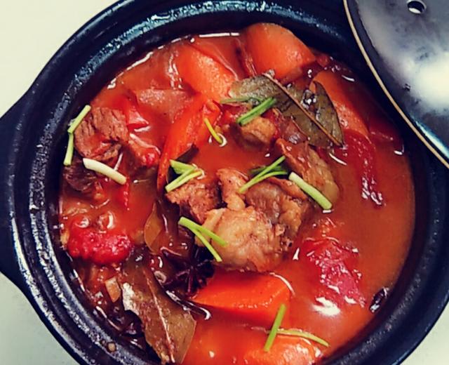 贴秋膘咯~番茄红酒牛腩煲的做法