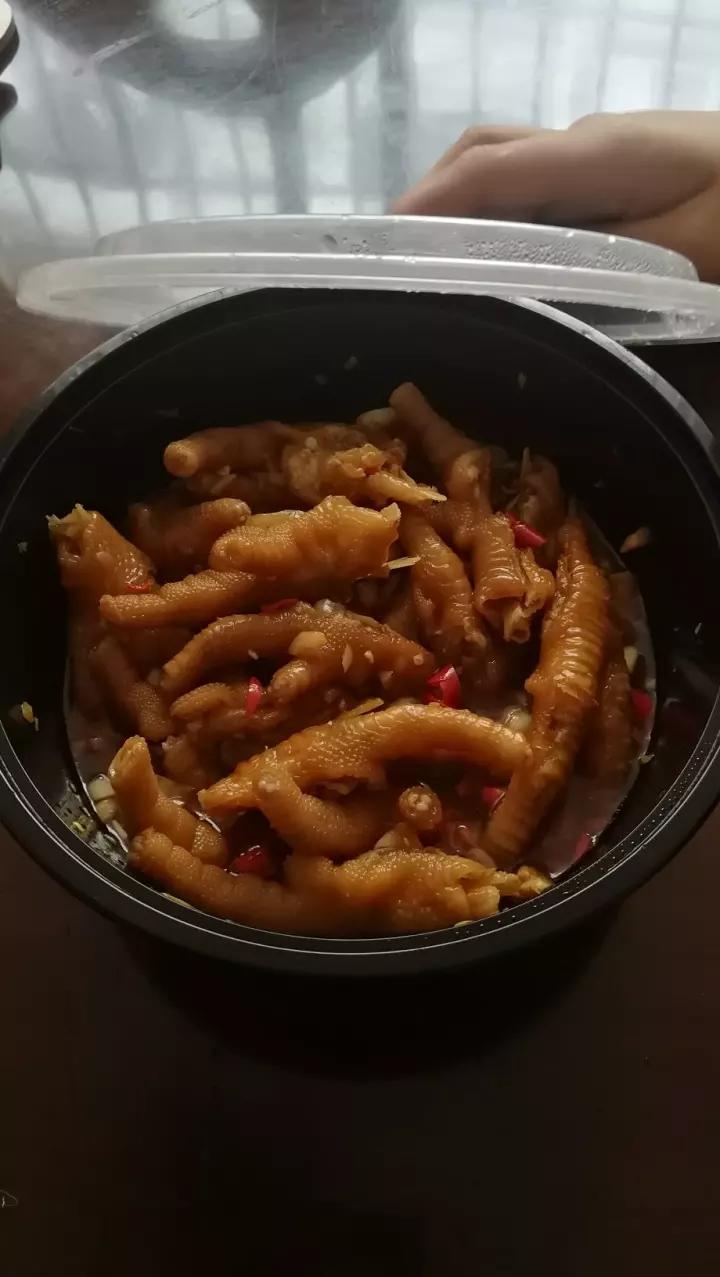 绝对不会后悔的酸辣鸡爪