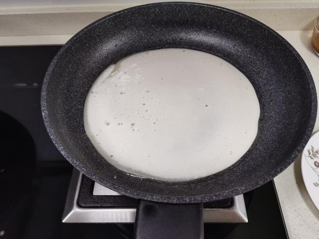 简易鸡蛋饼的做法 步骤2