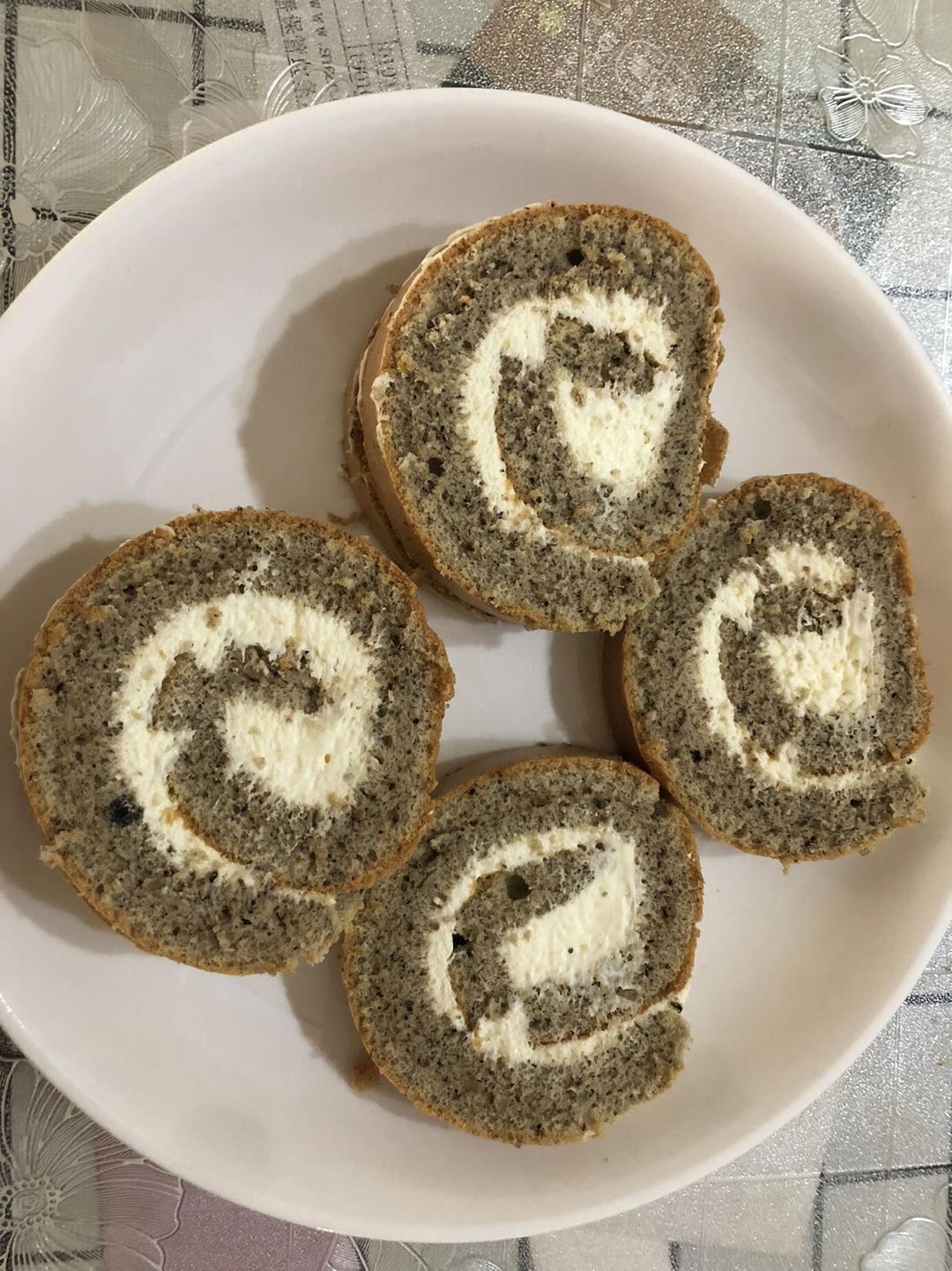 黑芝麻戚风蛋糕卷