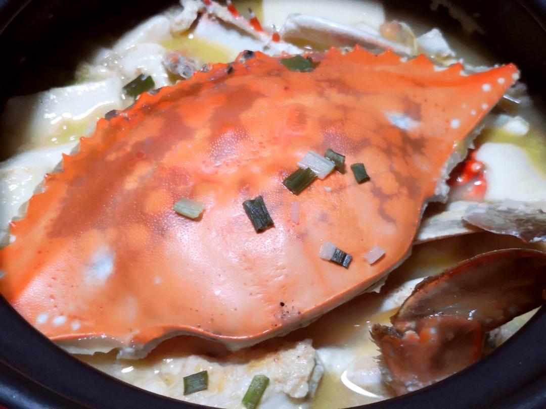 白蟹豆腐煲