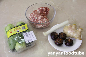 四喜丸子/红烧狮子头 Chinese Meatballs的做法 步骤1