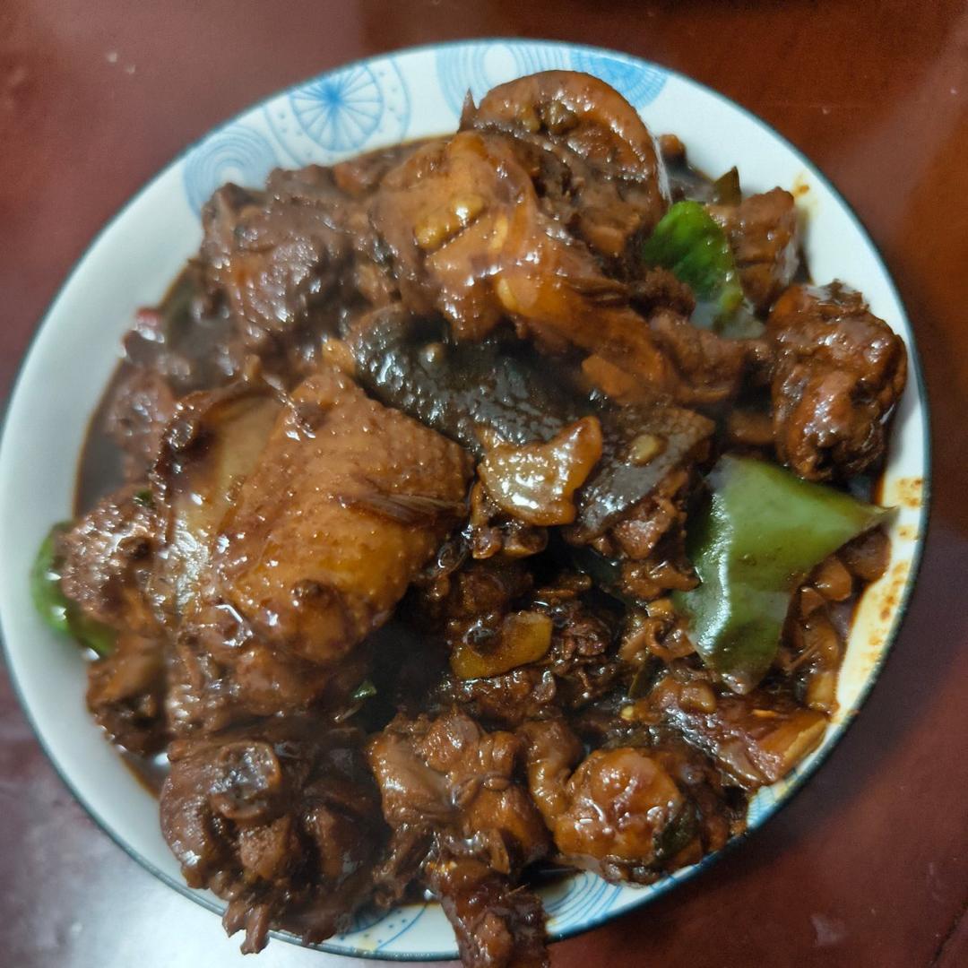 土豆炖鸡（黑脚公鸡🐓）