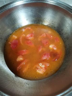 番茄金针菇肥牛汤的做法 步骤4