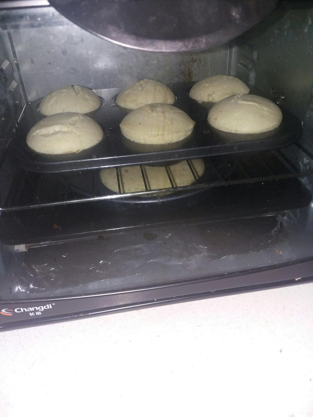 戚风杯子蛋糕^_^不开裂不回缩喔～