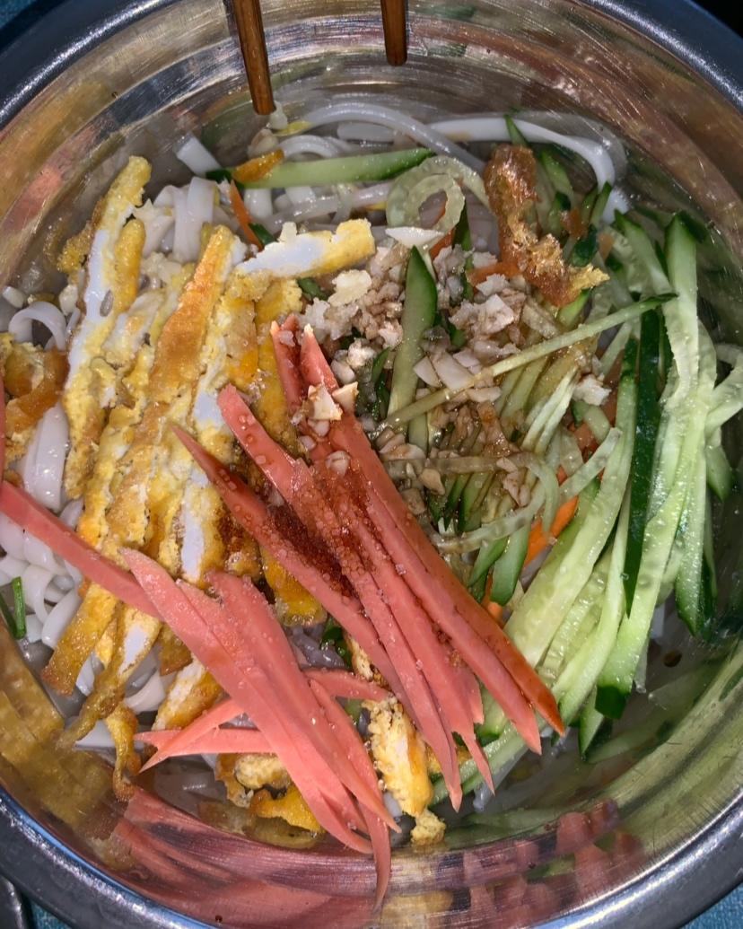 超简单的酸辣凉拌面