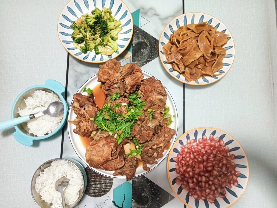 电压力锅版酱大骨棒