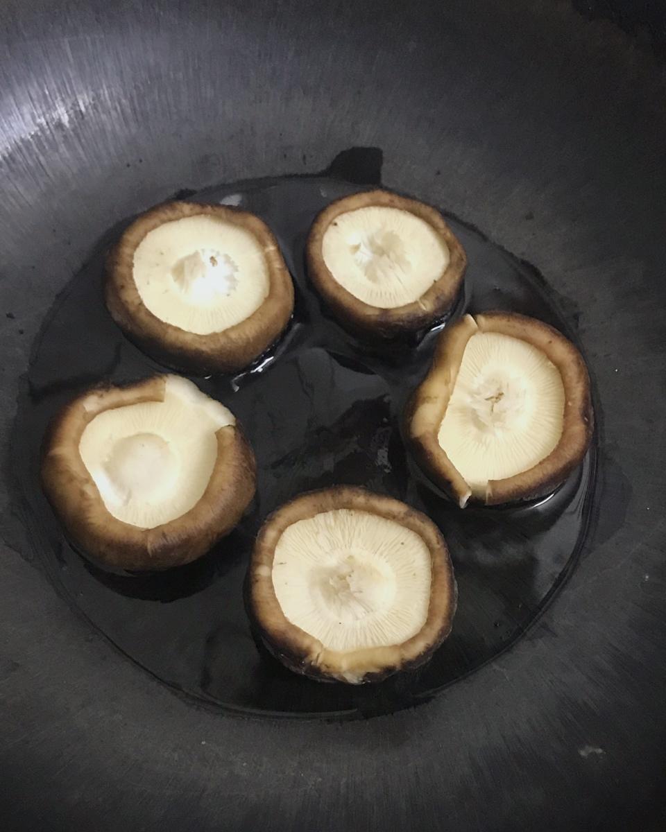 蒜蓉孜然烤香菇