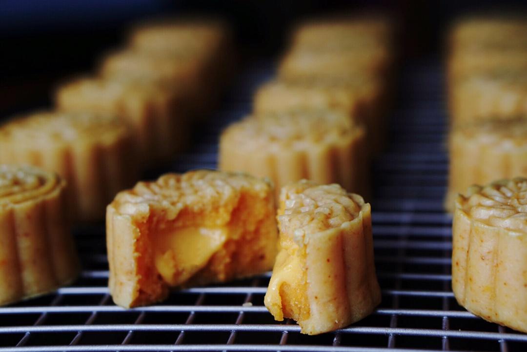 金沙奶黄月饼