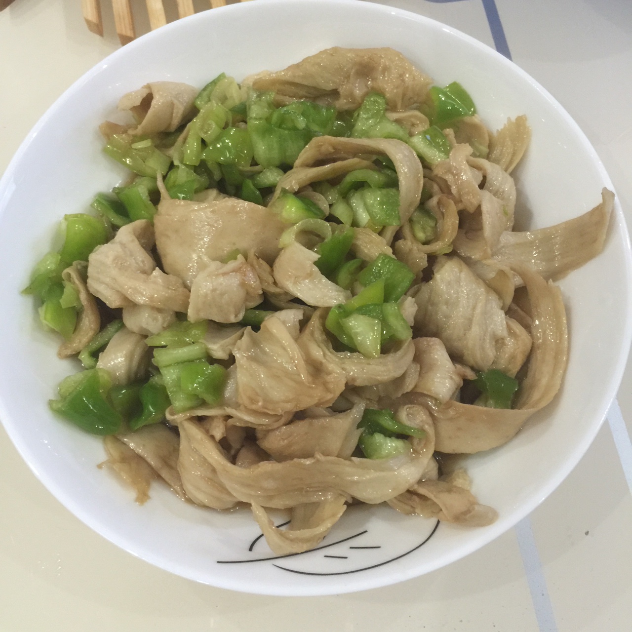 吃了就胖的姑凉做的凉拌水面筋