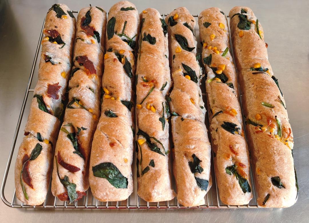 免揉面的全麦恰巴塔扭扭棒