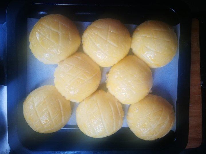 好吃到炸裂的港式菠萝包（附带制作酥皮的小视频）